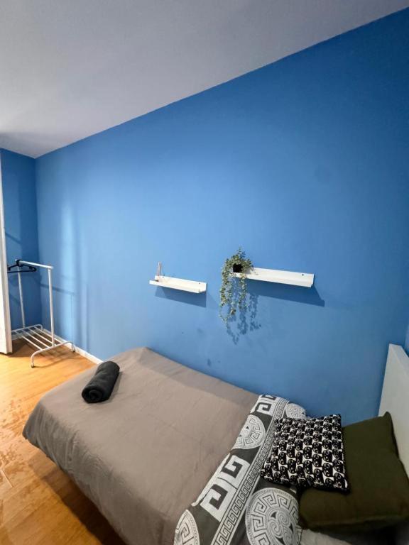 Rooms In Spacious Apartment In City Center Barcelona Exterior photo